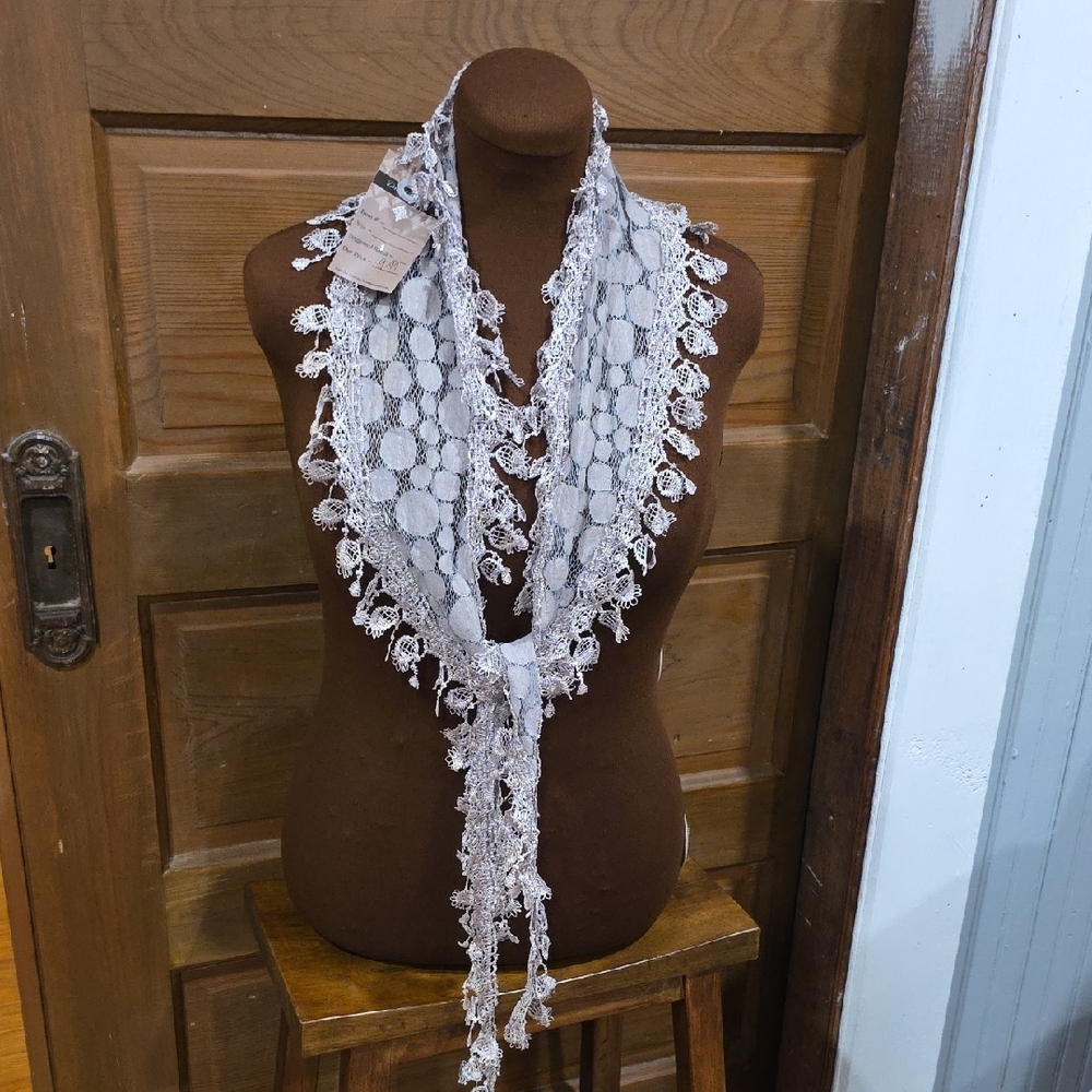 Elegant Lace Scarf in Silver